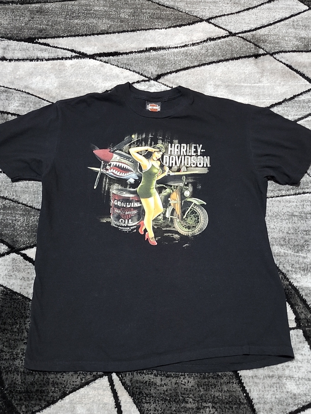 HARLEY DAVIDSON MILITARY-STYLE PIN-UP GIRL FIGHTER PLANE BLACK CREW TEE-SHIRT